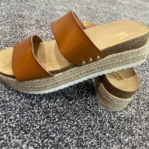 Women’s sandals